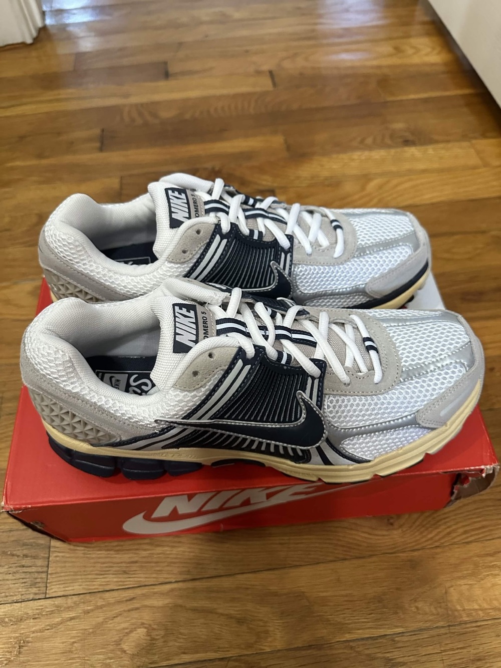 *Slightly Used* Nike Zoom Vomero 5 Men Blue White (HF4259-100) Size 10